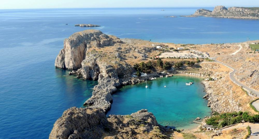 Versteckte Strände auf Rhodos entdecken: Ein Guide zu ruhigeren Küsten